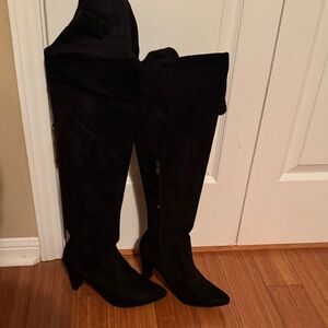 Elegant Black Over-the-Knee Boots